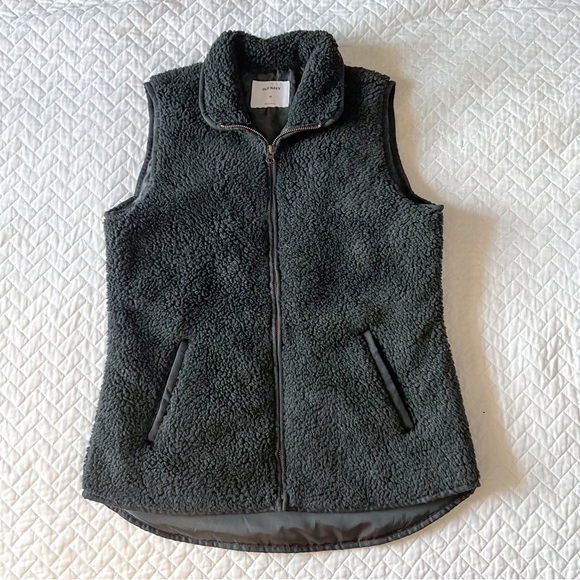 Old Navy Jackets & Blazers - Old Navy Black Sherpa Vest